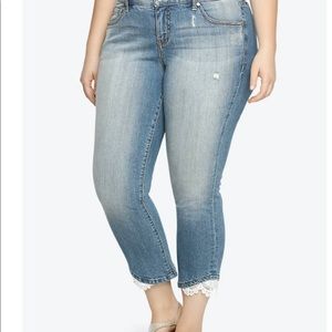 TORRID Cropped Skinny Jean Light Wash Crochet Lace